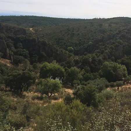 La Cerca Del Alcornoque * Casas de Belvis