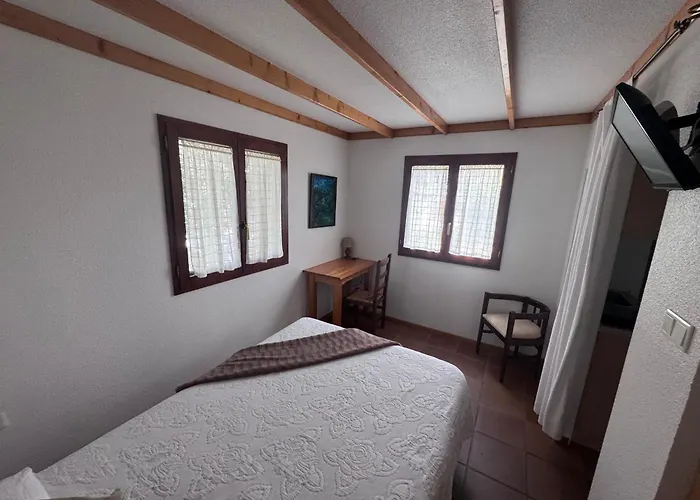 La Cerca Del Alcornoque *