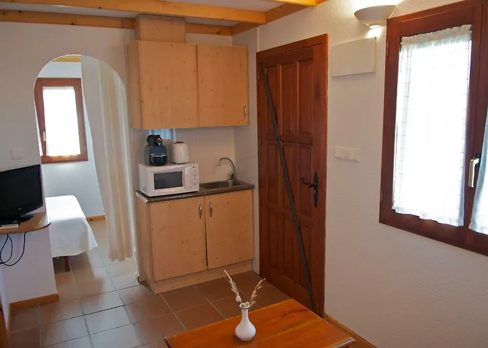 La Cerca Del Alcornoque * Casas de Belvis