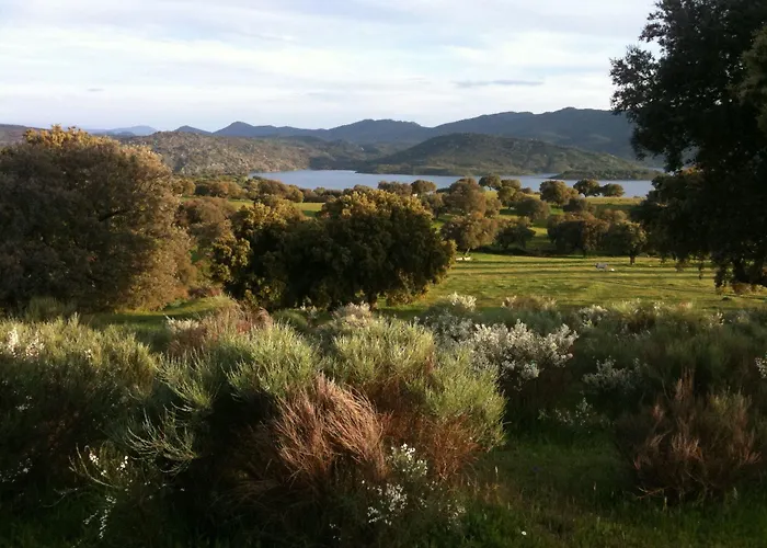 La Cerca Del Alcornoque * Casas de Belvis