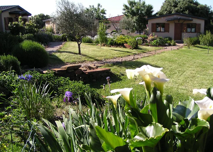 La Cerca Del Alcornoque * Casas de Belvis