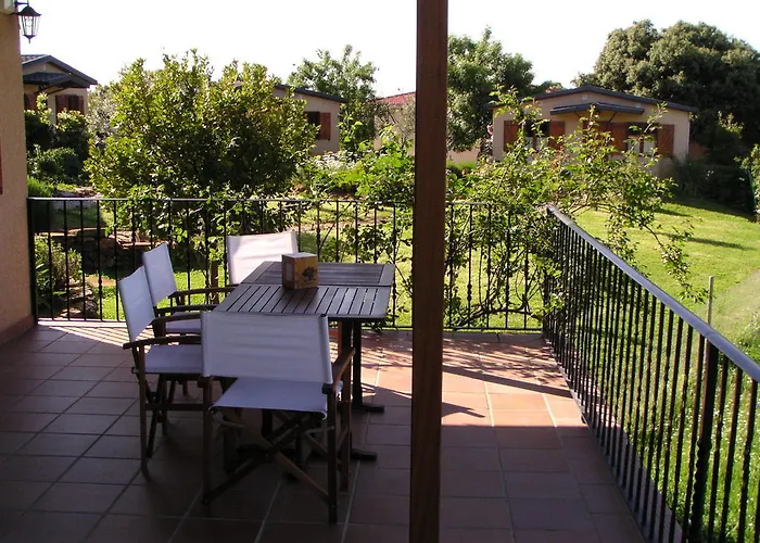 La Cerca Del Alcornoque Casas de Belvis